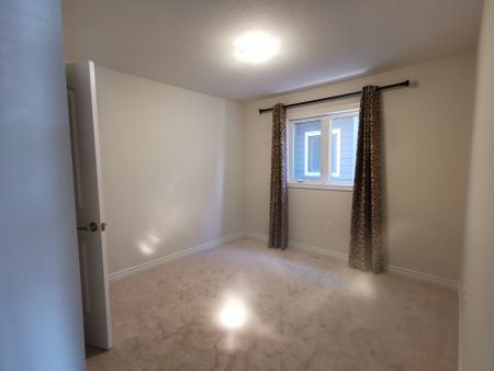 For Lease - 425 Beechwood Forest Lane, Gravenhurst, Ontario - Photo 5