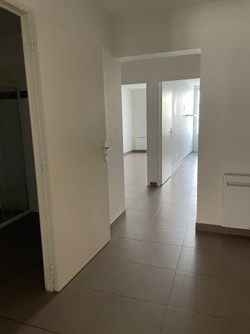 Location Appartement 3 pièces 80m² - Photo 5