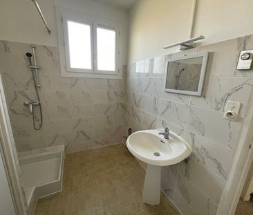 Location Appartement 3 pièces 64m² ST MAXIMIN LA STE BAUME 83470 - Photo 4