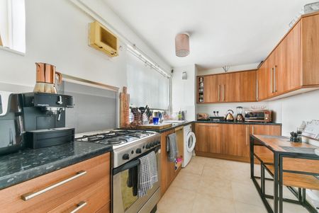 2 Bed Flat, Tilford House, SW2 - Photo 5