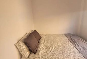 Carrer de Sant Lluís Bertran, Torrent, Valencian Community 46900