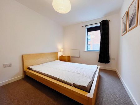 2 bedroom Flat To Let - Photo 5