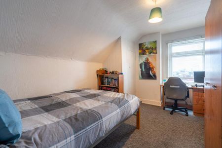 3 bedroom terraced house to rent - Photo 5