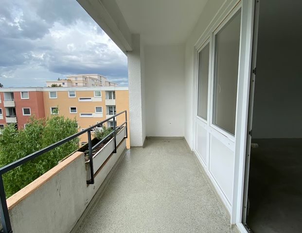 Einziehen und wohlfühlen - Geräumige 3-Zimmer-Wohnung // 4.OG links - Photo 1