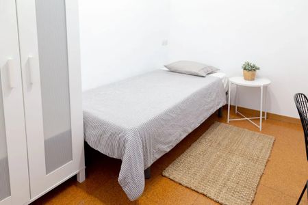 Carrer de Tavern, Barcelona, Catalonia 08006 - Photo 3