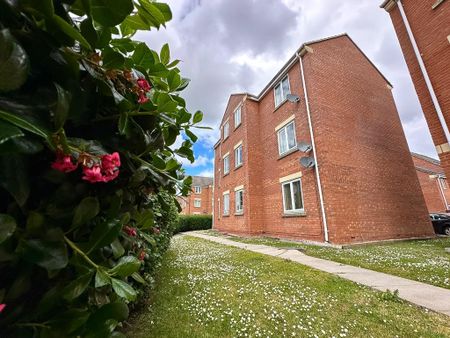 2 bedroom ground floor flat to rent - Photo 3