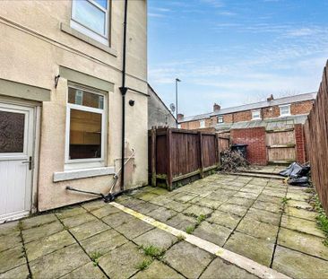 2 bed lower flat to rent in NE28 - Photo 4