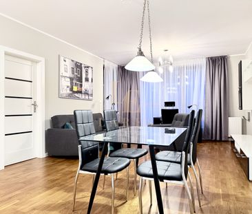 Dwupokojowe mieszkanie na Wilanowie | Balkon - Zdjęcie 2