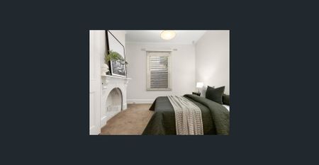 Light-filled living on a stylish single level - Photo 5