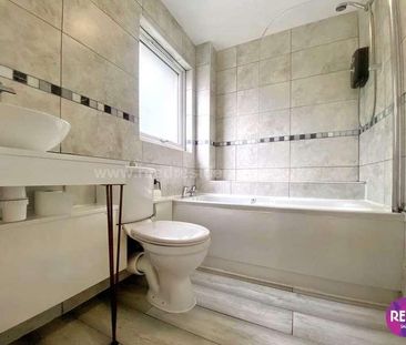 Water Lane, Purfleet On Thames, RM19 - Photo 3