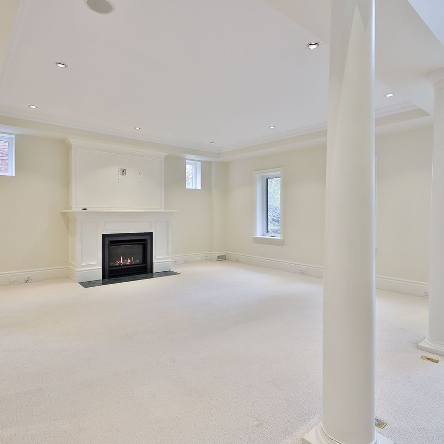 For Lease - 119 Chaplin Crescent Unit# Upper, Toronto, Ontario - Photo 1