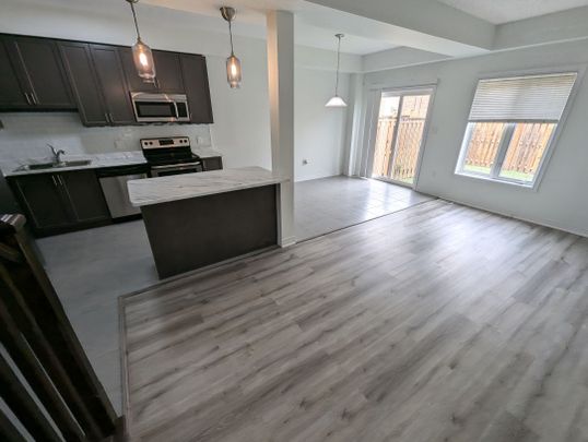 For Lease - 34 Kingsborough Drive, Hamilton, Ontario - Photo 1