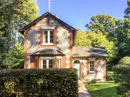 Beautiful detached two-bedroom lodge house. - Photo 4