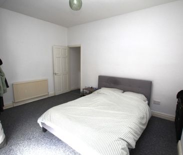 2 Bedroom Mid Terraced House, Chester - Photo 4