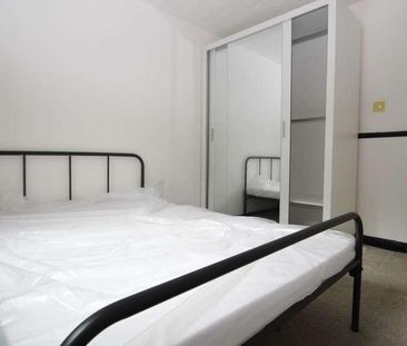 Red Lion Lane, London, SE18 - Photo 1