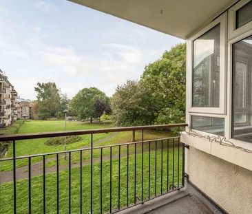 Chobham Gardens, Southfields, SW19 - Photo 1