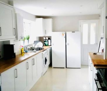 1 bedroom in a house share to rent - Photo 2