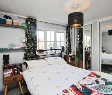 2 bedroom end of terrace house to rent - Photo 5