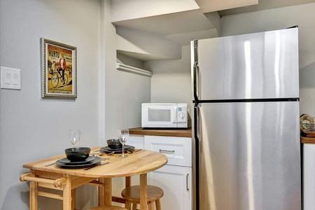 213 Melrose Avenue - Photo 4