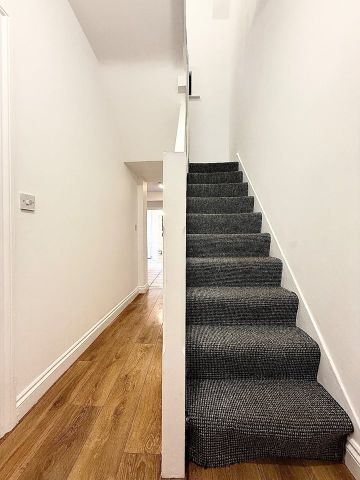 2 Bed Terraced House, Bath Road, E7 - Photo 5