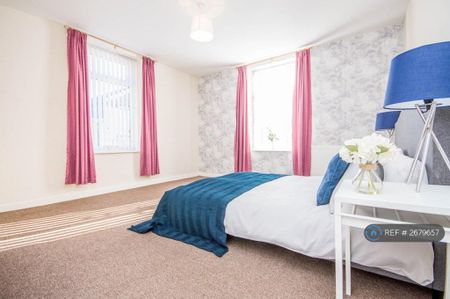 3 bedroom terraced house to rent - Photo 3