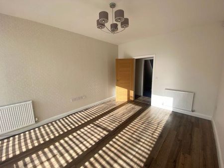 2 bedroom mews to rent - Photo 3