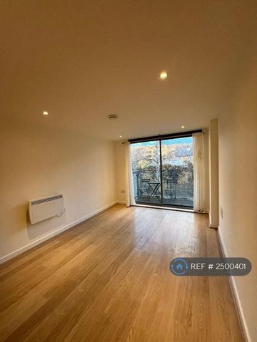 2 bedroom flat to rent - Photo 5