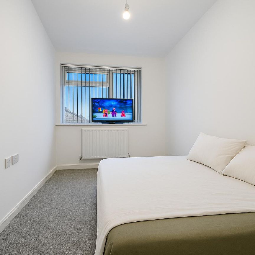 2 Bedroom Flat To Let - HP12 - Photo 1