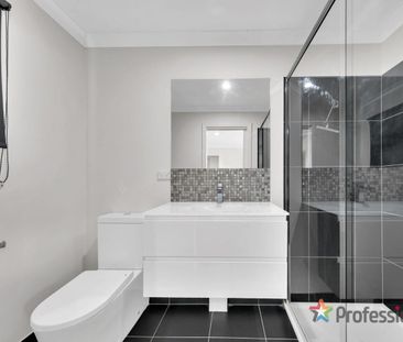 1 Minute walk to Craigieburn Plaza - Photo 3