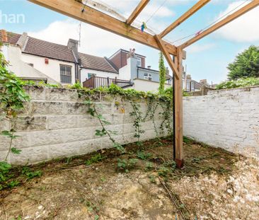 5 bedroom terraced house to rent - Photo 1