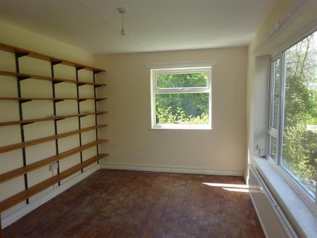 4 bedroom detached house to rent - Photo 3