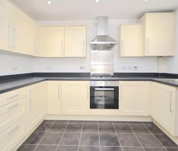 3 bedroom terraced house to rent - Photo 6