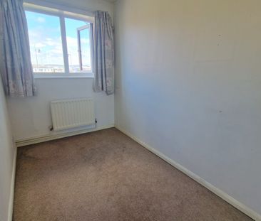 St Matthews Court, King Street, Gosport, Hampshire, PO12 1AW - Photo 2