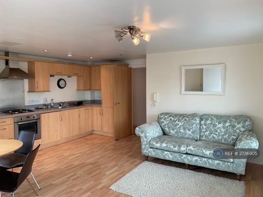 2 bedroom flat to rent - Photo 1
