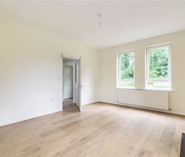 A detached 5 bedroom brick built property situated within the villa... - Photo 6