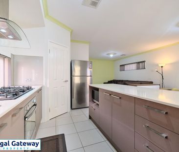 29 Latteri Turn, AUBIN GROVE WA 6164 - Photo 5