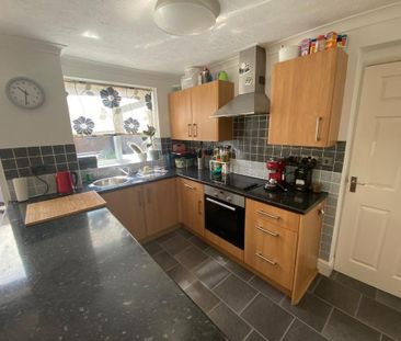 3 bedroom link detached house to rent - Photo 2