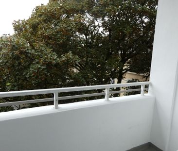 ** Modernisierte 2- EG-Altbauwohnung mit Loggia im beliebten Luisen... - Photo 4