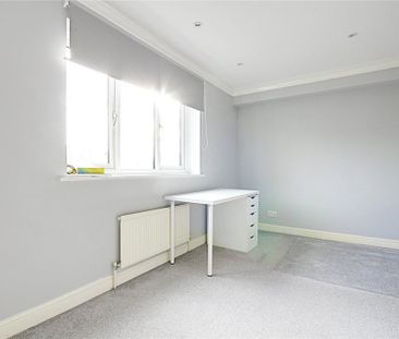 4 bedroom end of terrace house to rent - Photo 5