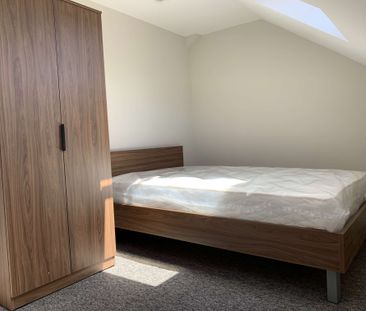 Accessibly Convenient House Share in Brighton - Photo 2