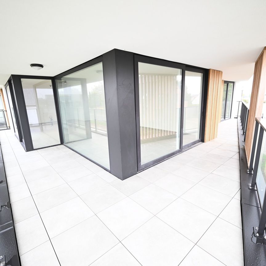 RUIM (125,75m²) 3-slpk-HOEKappartement met OPEN ZICHT op VELDEN! - Foto 1