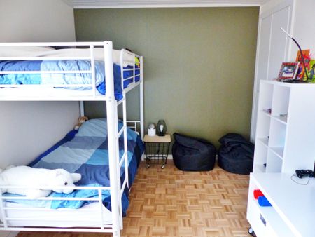 Duplex-app. met 2 slpk., terras en staanplaats in Zonhoven. - Photo 4