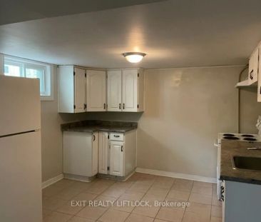 1437 Westbrook Drive #Lower - Photo 2