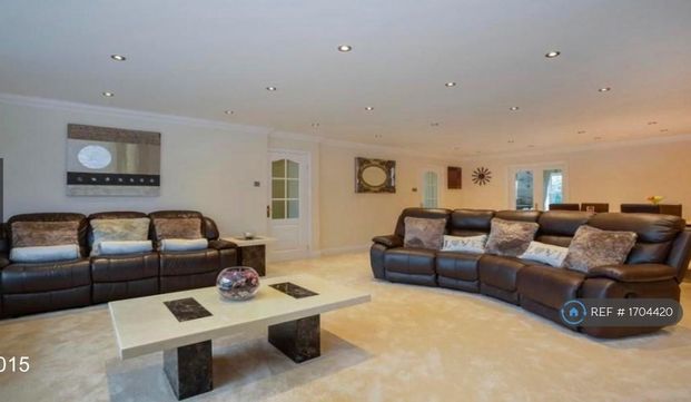 5 bedroom detached house to rent - Photo 1