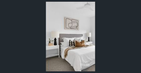 Immaculately Presented, Brick Home In The Sought After Suburb Of Middle Ridge. - Photo 4