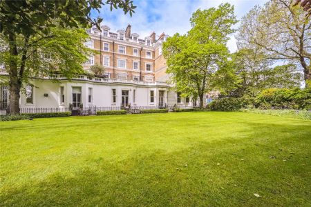 2 bedroom flat in South Kensington - Photo 5