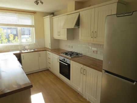 3 bedroom terraced house to rent - Photo 4