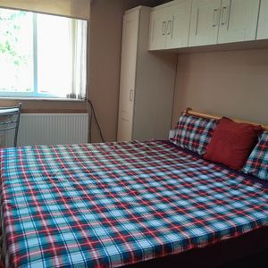 Room in a Shared House, Dinnington Drive, M8 - Photo 2