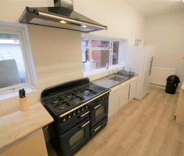 10 bedroom house to rent - Photo 6