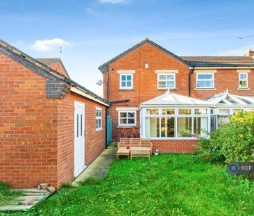 3 bedroom semi-detached house to rent - Photo 5